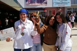 Denizli Uluslararası yemek yarışmasında şampiyon oldu