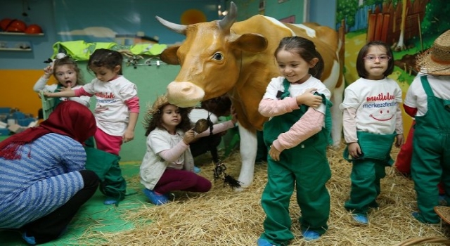 Merkezefendide Çocuklar Hayallerine Dokunuyor, Gelecekle Tanışıyor