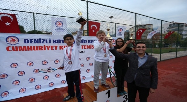 Büyükşehirden Tenis Turnuvası