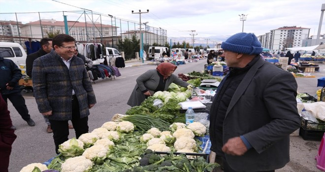 Başkan Subaşıoğlu, Şemikler Pazarını Ziyaret Etti