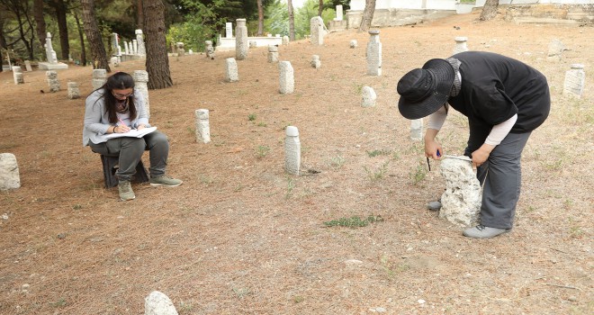 Mezar Taşları Türk İslam Kültüründen İzler Taşıyor