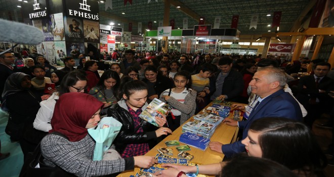 Ege'nin en büyük kitap fuarı kapılarını 3. kez açıyor