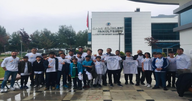 PAÜ SBF Öğrencileri, Çocuklarla Spor Aktiviteleri ile Dolu Bir Gün Geçirdi