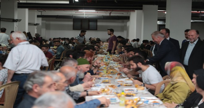 Müftü Ahmet Hulusi Efendi Camii'nde İftar Programı   